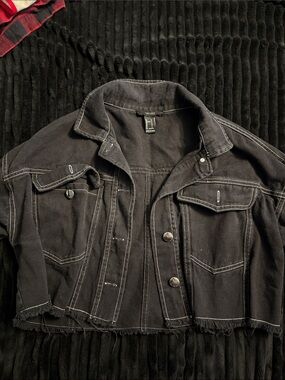Forever 21 Black Cropped Denim Jacket with White Topstitching